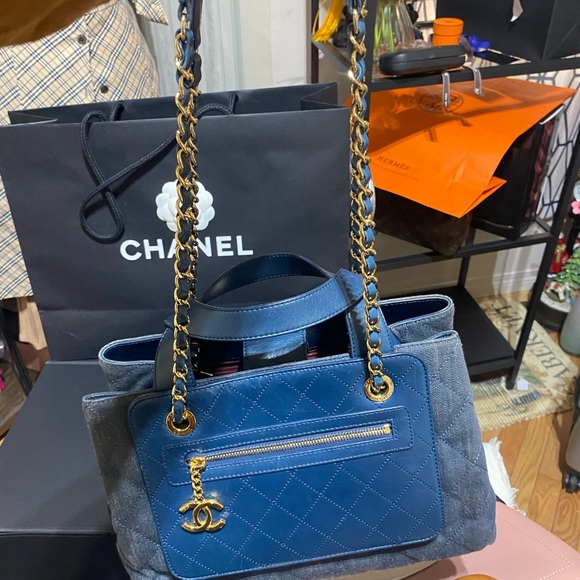 Chanel  tote denim satchels chain 2way strap is not removable - Picture 12 of 14